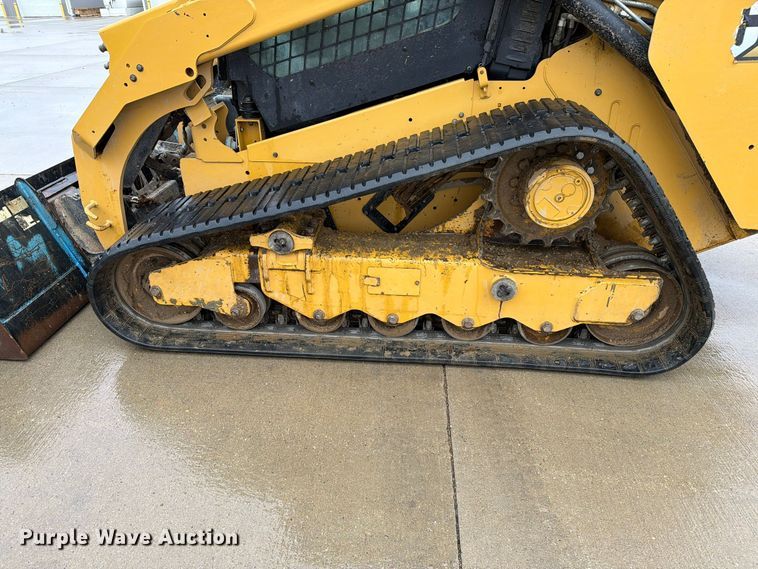 image for item FT6994 2023 Caterpillar 299D3 tracked skid steer loader