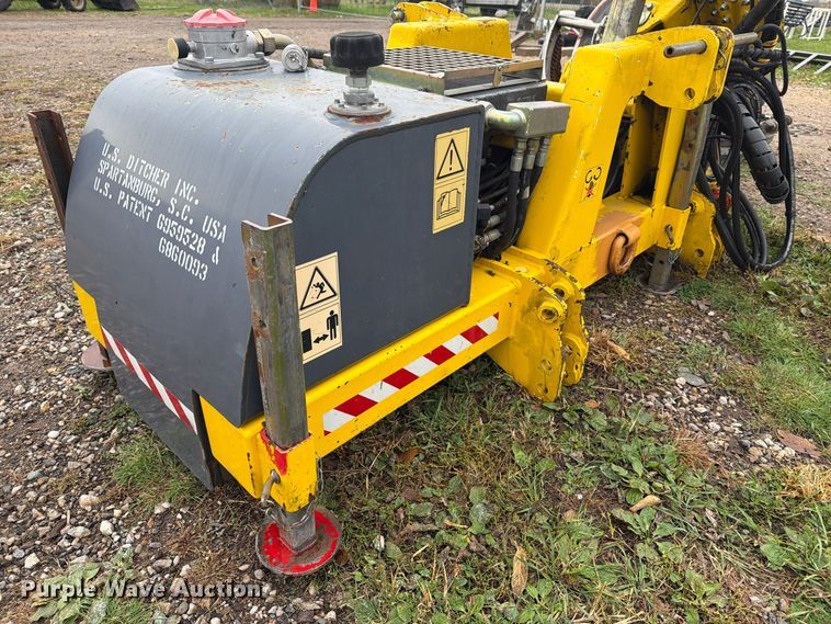 image for item FT7565 2011 U.S. Ditcher GRM-60 Spider guard rail mower