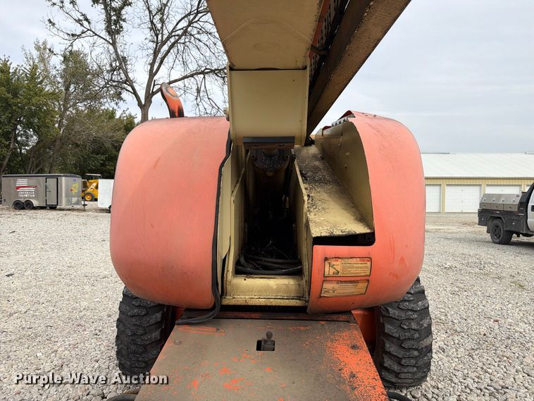 image for item FU0589 1999 JLG 660SJ boom lift