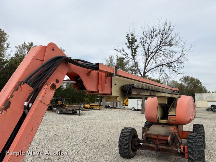 image for item FU0589 1999 JLG 660SJ boom lift