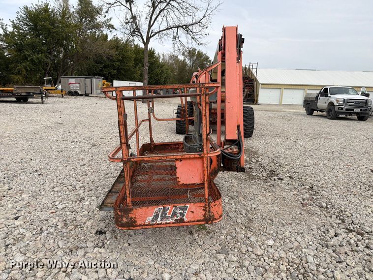 image for item FU0589 1999 JLG 660SJ boom lift