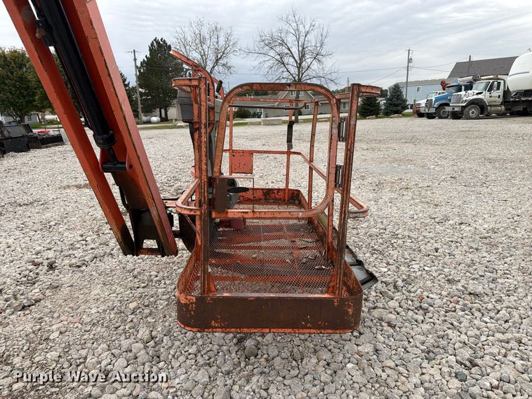image for item FU0589 1999 JLG 660SJ boom lift