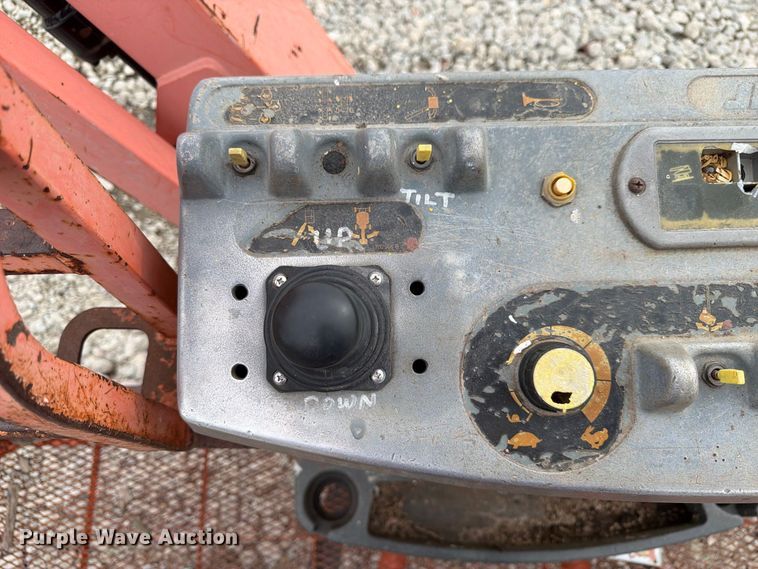 image for item FU0589 1999 JLG 660SJ boom lift