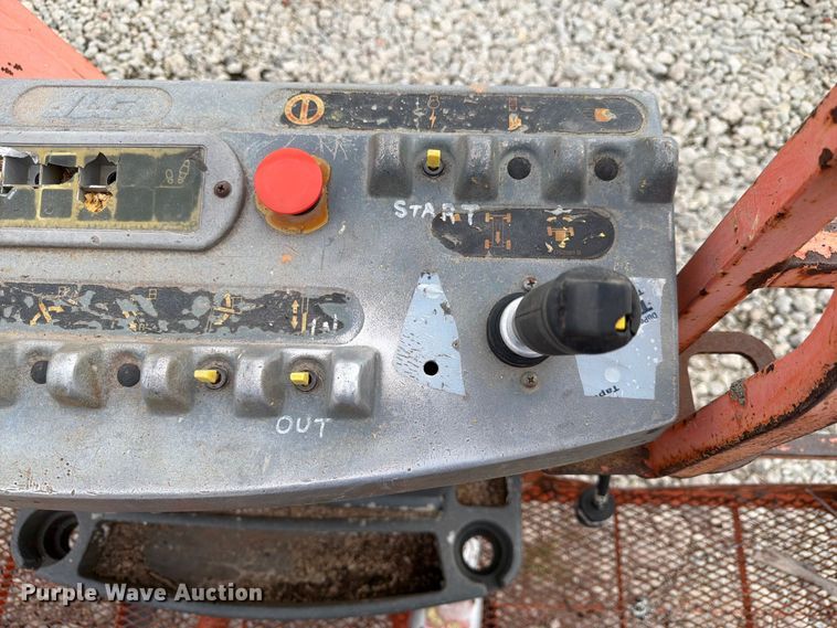 image for item FU0589 1999 JLG 660SJ boom lift