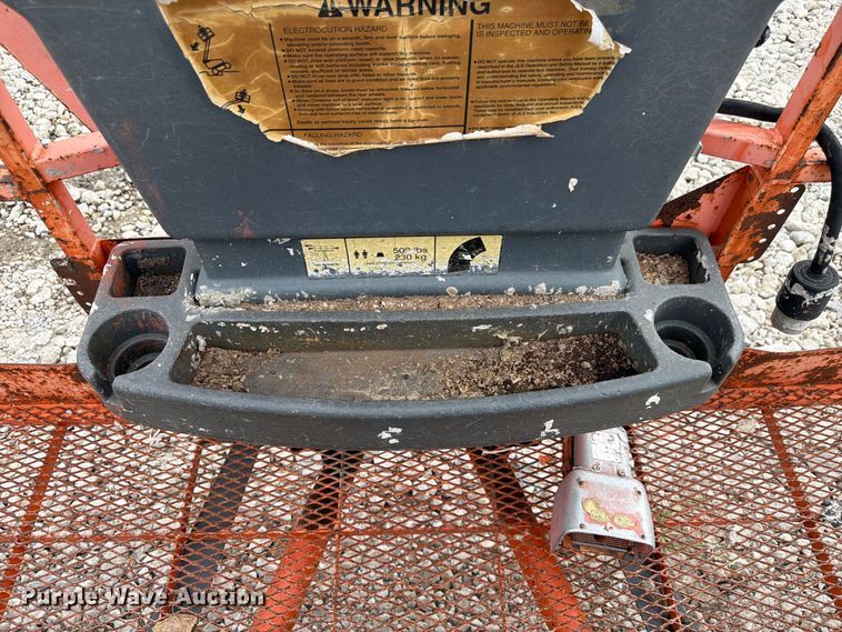 image for item FU0589 1999 JLG 660SJ boom lift