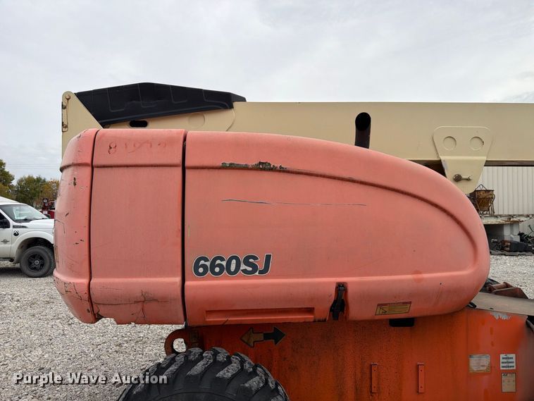 image for item FU0589 1999 JLG 660SJ boom lift