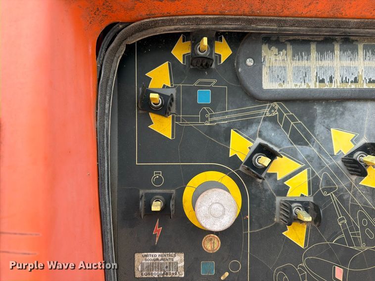 image for item FU0589 1999 JLG 660SJ boom lift