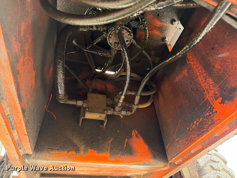 image for item FU0589 1999 JLG 660SJ boom lift