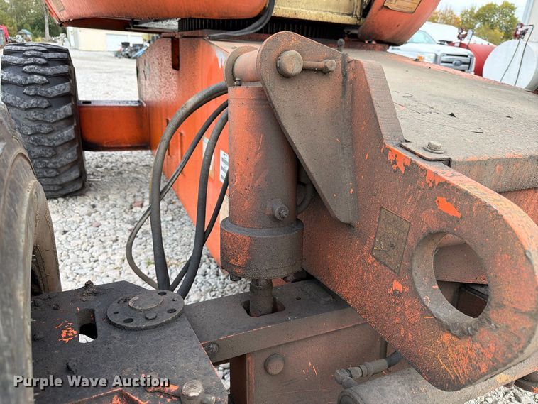 image for item FU0589 1999 JLG 660SJ boom lift
