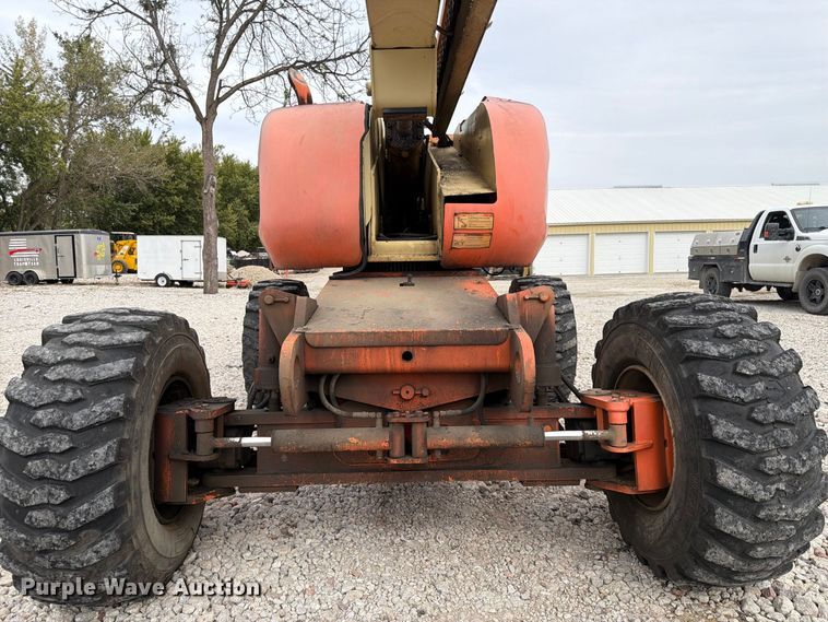 image for item FU0589 1999 JLG 660SJ boom lift