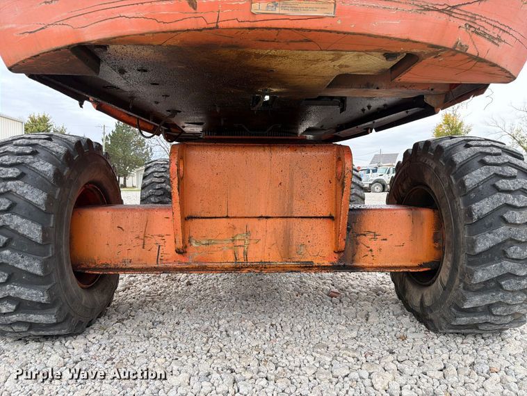 image for item FU0589 1999 JLG 660SJ boom lift