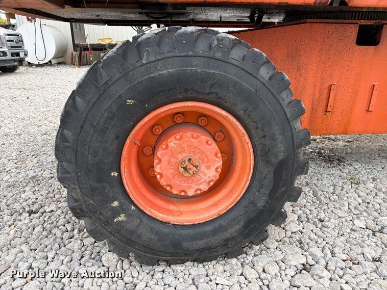 image for item FU0589 1999 JLG 660SJ boom lift