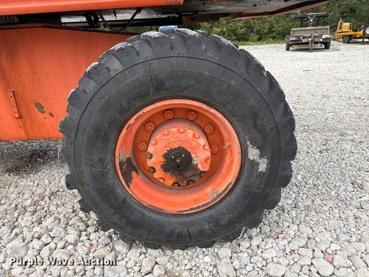 image for item FU0589 1999 JLG 660SJ boom lift