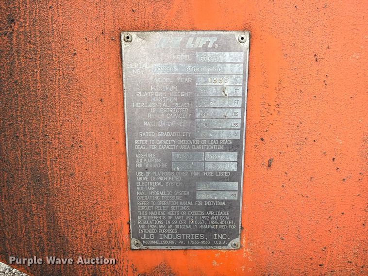 image for item FU0589 1999 JLG 660SJ boom lift