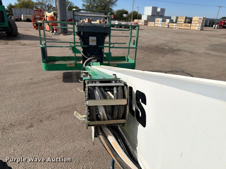 image for item FU0622 2017 JLG 400S boom lift