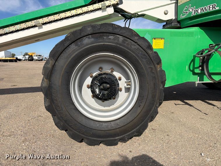 image for item FU0622 2017 JLG 400S boom lift