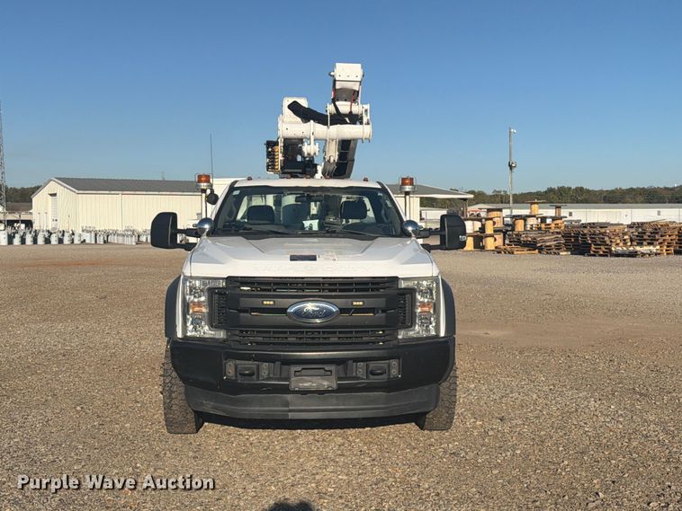 image for item FU1195 2018 Ford F550 Super Duty bucket truck