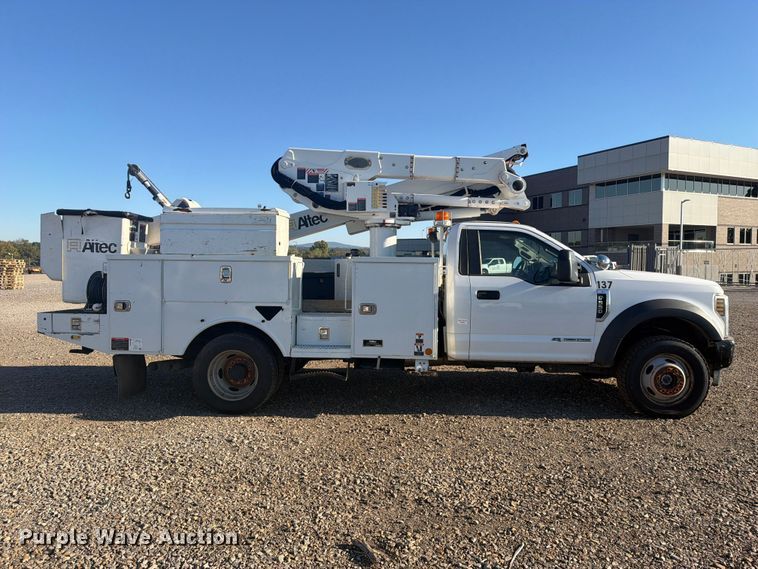 image for item FU1195 2018 Ford F550 Super Duty bucket truck
