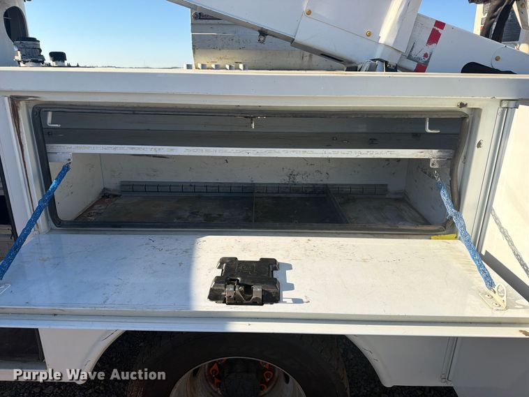 image for item FU1195 2018 Ford F550 Super Duty bucket truck