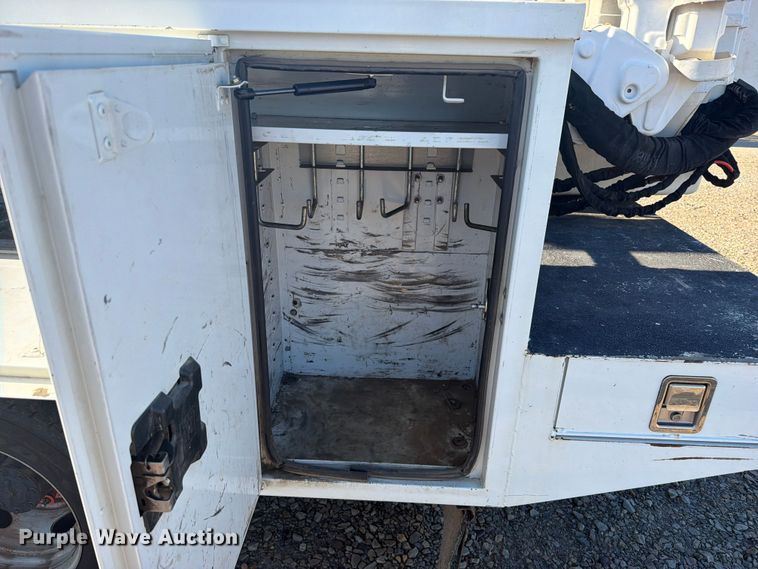 image for item FU1195 2018 Ford F550 Super Duty bucket truck