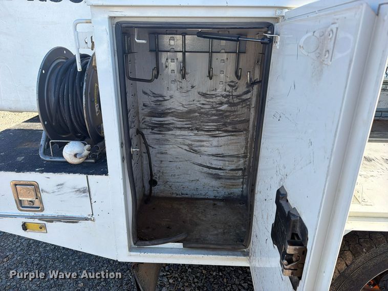 image for item FU1195 2018 Ford F550 Super Duty bucket truck