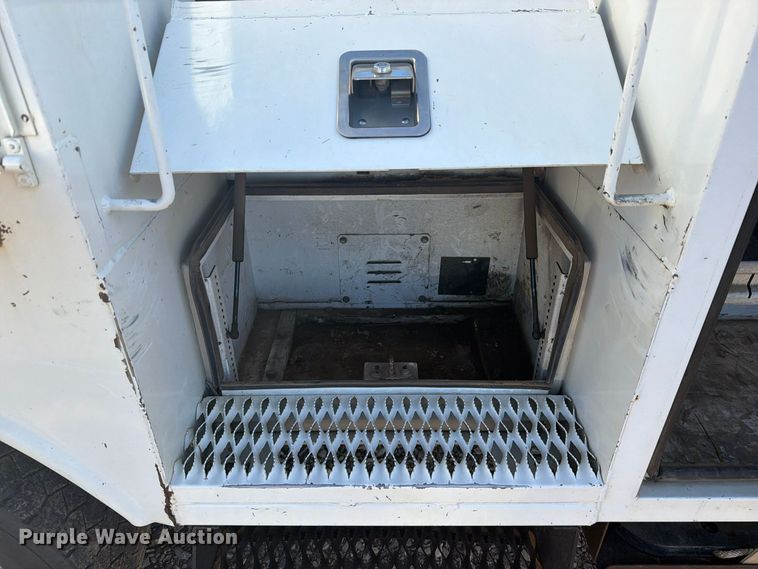 image for item FU1195 2018 Ford F550 Super Duty bucket truck