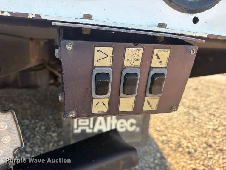 image for item FU1195 2018 Ford F550 Super Duty bucket truck