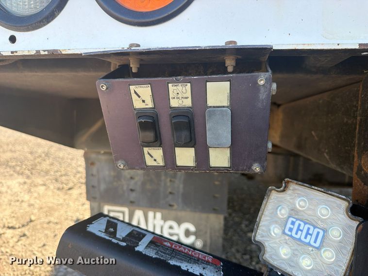 image for item FU1195 2018 Ford F550 Super Duty bucket truck