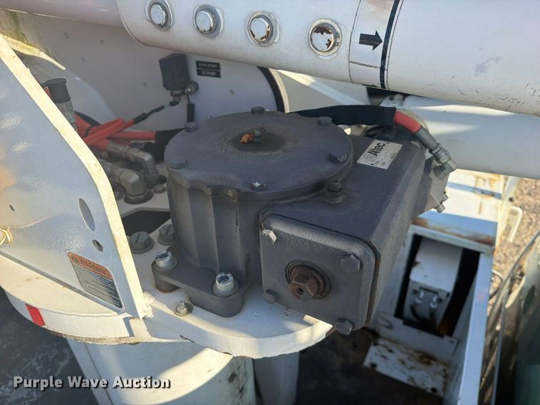 image for item FU1195 2018 Ford F550 Super Duty bucket truck