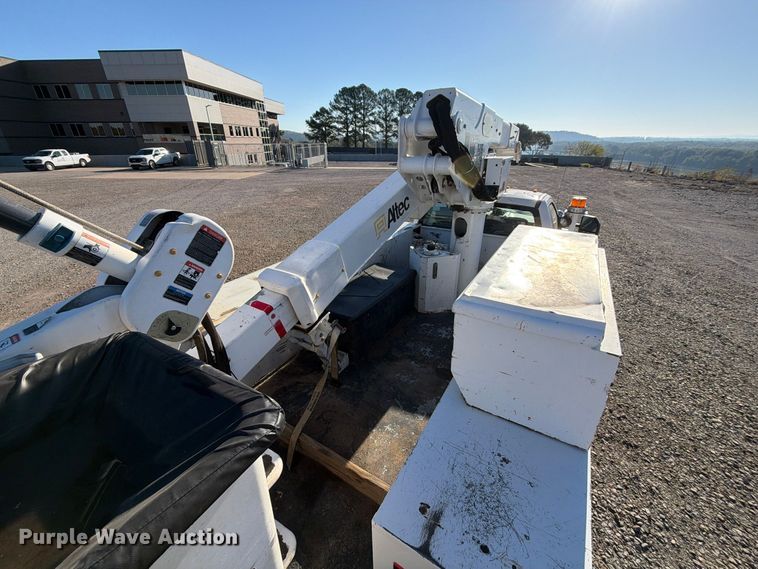 image for item FU1195 2018 Ford F550 Super Duty bucket truck