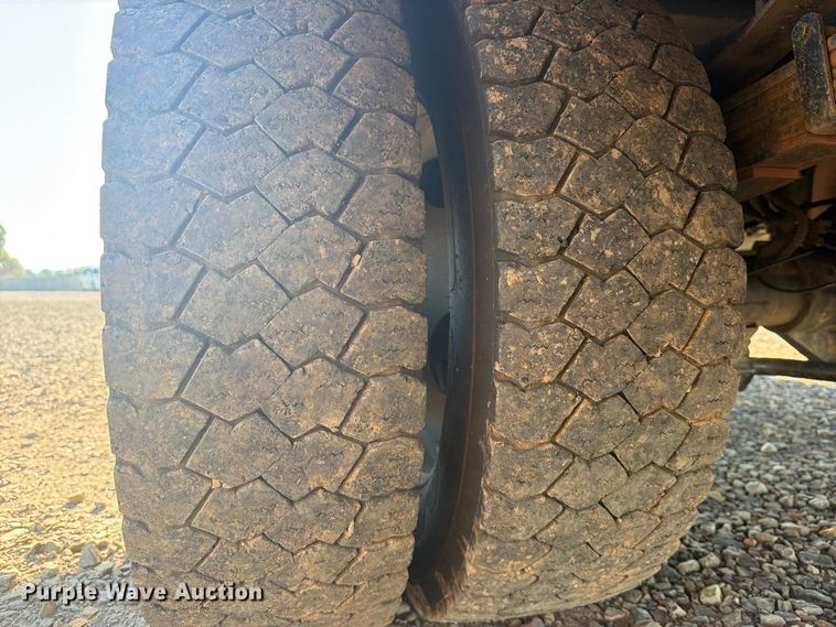 image for item FU1195 2018 Ford F550 Super Duty bucket truck
