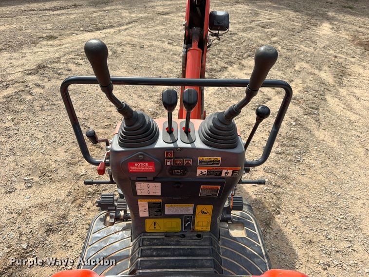 image for item FU1207 2012 Kubota K008-3 mini excavator
