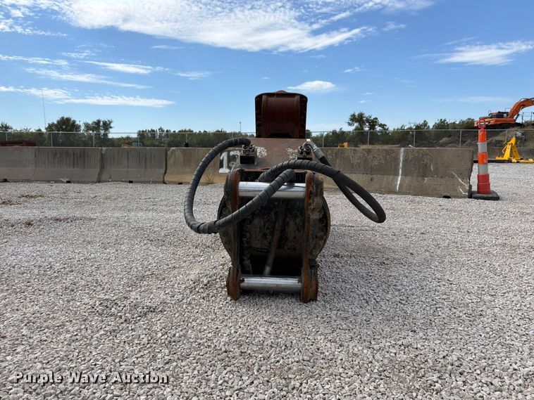 image for item FU4785 Genesis GCP410 excavator concrete pulverizer