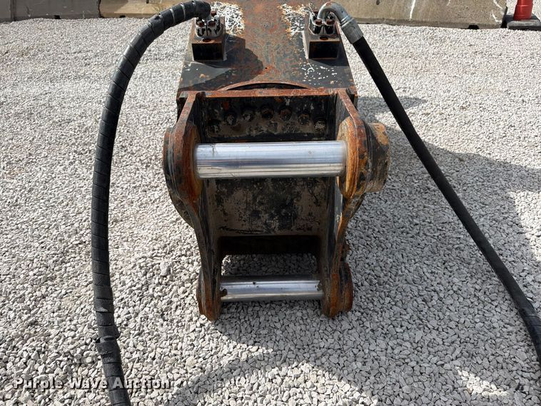 image for item FU4785 Genesis GCP410 excavator concrete pulverizer