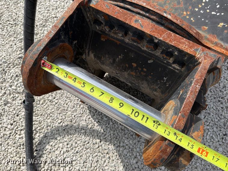 image for item FU4785 Genesis GCP410 excavator concrete pulverizer