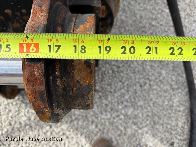 image for item FU4785 Genesis GCP410 excavator concrete pulverizer