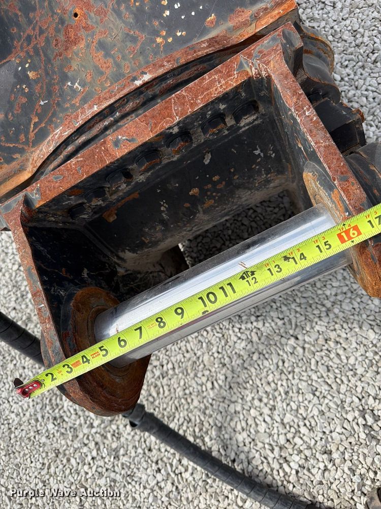 image for item FU4785 Genesis GCP410 excavator concrete pulverizer