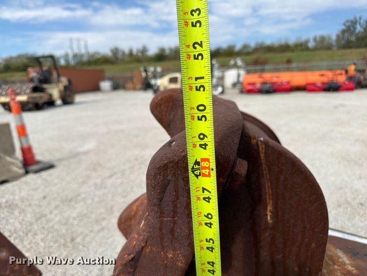 image for item FU4785 Genesis GCP410 excavator concrete pulverizer