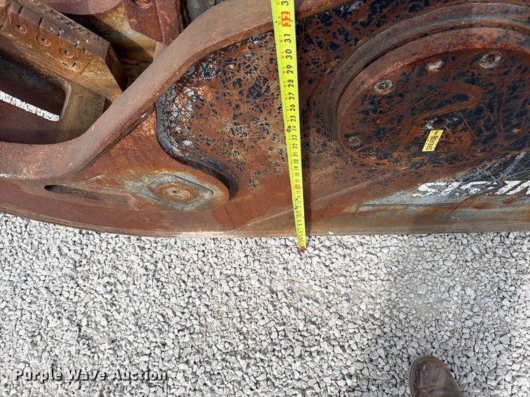image for item FU4785 Genesis GCP410 excavator concrete pulverizer