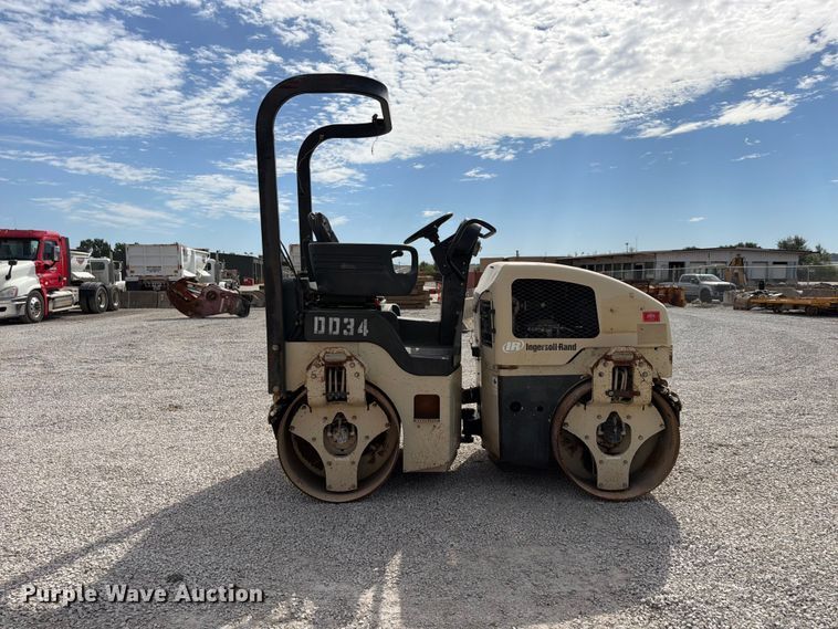 image for item FU4787 Ingersoll Rand DD34HF double drum vibratory roller