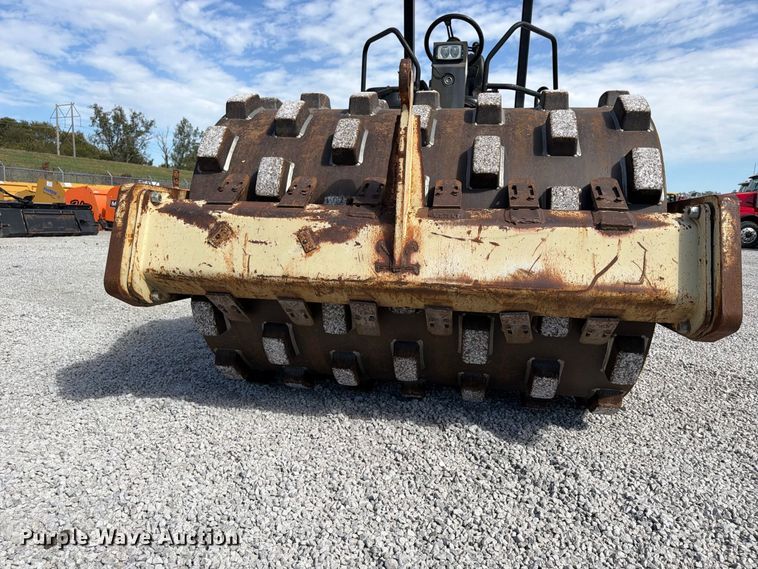 image for item FU4788 1999 Ingersoll Rand SD-70F PRO PAC single drum vibratory padfoot roller