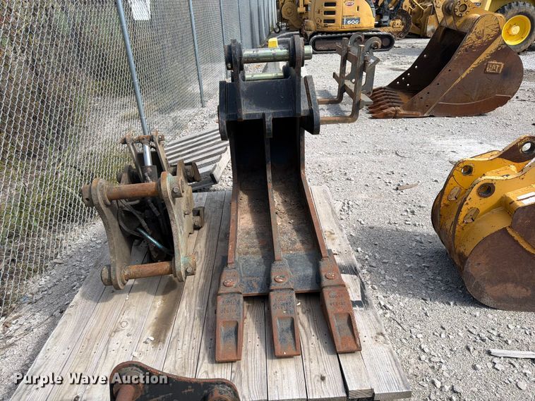 image for item FU4789 Werk-Brau CAT312 pavement removal bucket