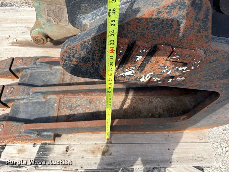 image for item FU4789 Werk-Brau CAT312 pavement removal bucket