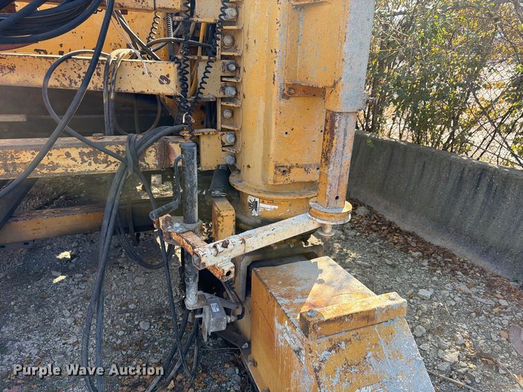 image for item FU4793 1988 Gomaco BP-6400 slip form paver