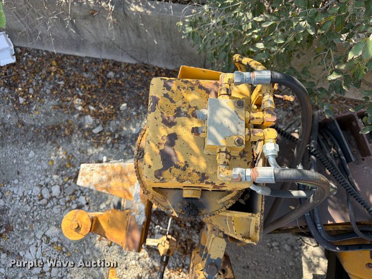 image for item FU4793 1988 Gomaco BP-6400 slip form paver