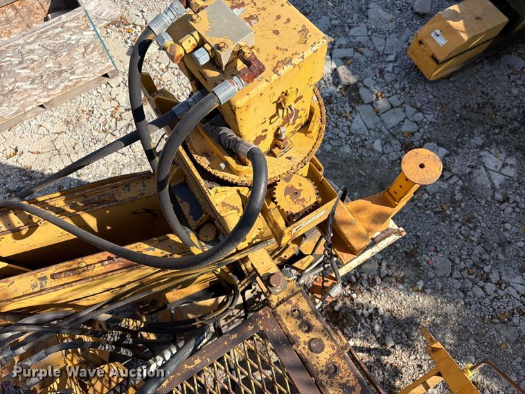 image for item FU4793 1988 Gomaco BP-6400 slip form paver