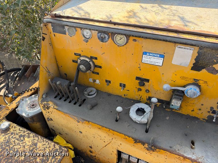 image for item FU4793 1988 Gomaco BP-6400 slip form paver