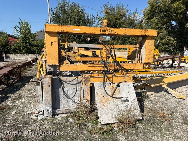 image for item FU4793 1988 Gomaco BP-6400 slip form paver