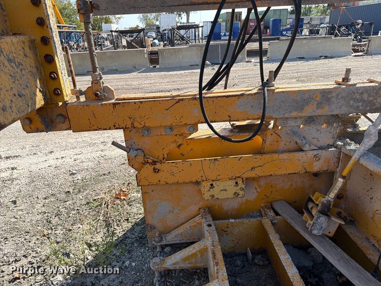 image for item FU4793 1988 Gomaco BP-6400 slip form paver