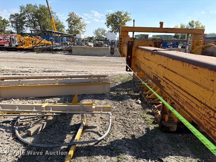 image for item FU4793 1988 Gomaco BP-6400 slip form paver